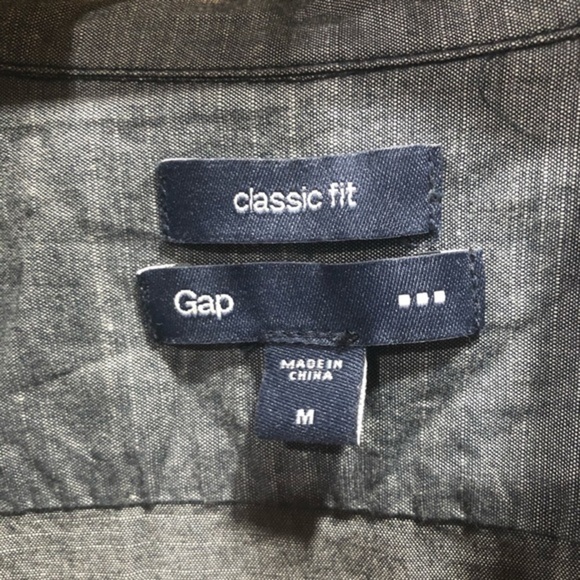 👕Gap Short Sleeve Button Up - Picture 2 of 5